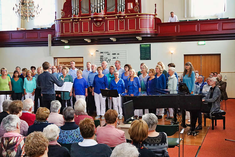 27 okt 2018 - Groot mannenkoor Midden Holland en gemengd koor Encore in de Geref.Kerk_15